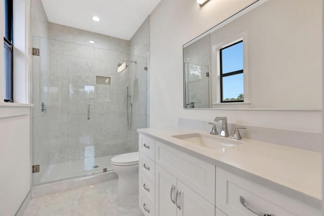 245 Alhambra Place, West Palm Beach, FL 33405