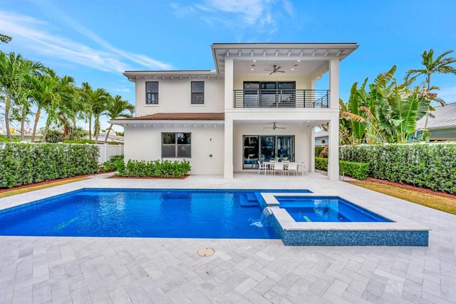 245 Alhambra Place, West Palm Beach, FL 33405