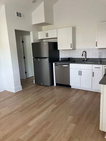 717 N 9th St B, Nashville, TN 37206