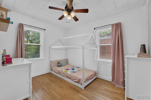 9438 Plainfield Drive, St Louis, MO 63119
