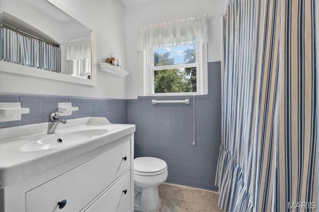 9438 Plainfield Drive, St Louis, MO 63119