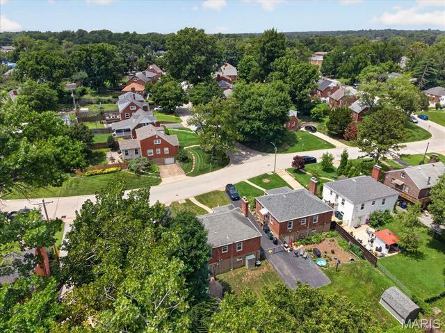 9438 Plainfield Drive, St Louis, MO 63119