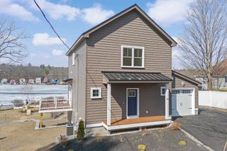 96 Shadow Lake Rd Unit 2 Rear, Salem, NH 03079