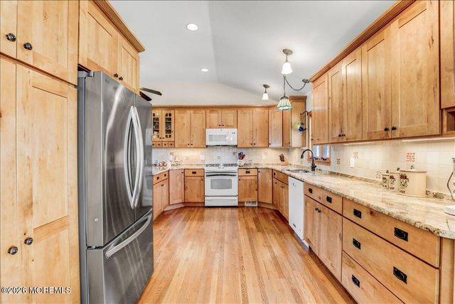 31 Cameron Court, Freehold, NJ 07728