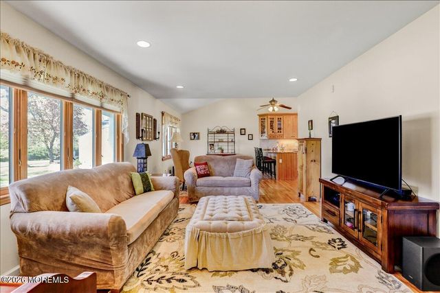 31 Cameron Court, Freehold, NJ 07728
