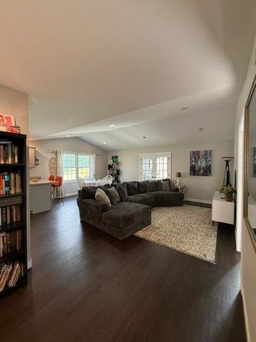 901 9th Street SW 6a, Demotte, IN 46310