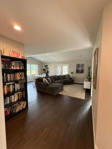901 9th Street SW 6a, Demotte, IN 46310