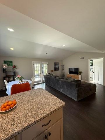 901 9th Street SW 6a, Demotte, IN 46310