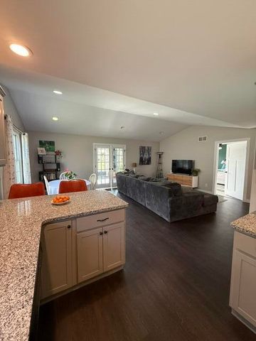 901 9th Street SW 6a, Demotte, IN 46310