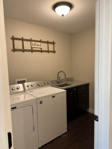 901 9th Street SW 6a, Demotte, IN 46310