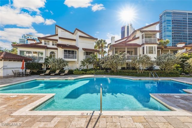 4705 Villa Mare LN, Naples, FL 34103