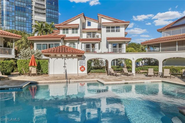 4705 Villa Mare LN, Naples, FL 34103