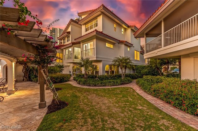 4705 Villa Mare LN, Naples, FL 34103