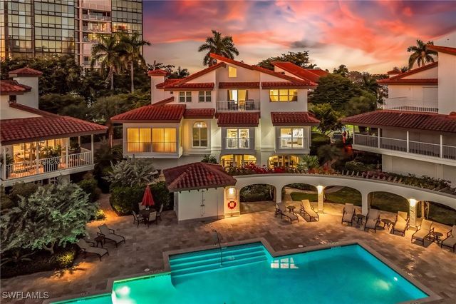 4705 Villa Mare LN, Naples, FL 34103