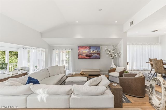 4705 Villa Mare LN, Naples, FL 34103