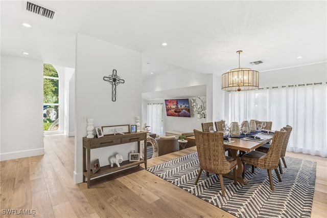 4705 Villa Mare LN, Naples, FL 34103