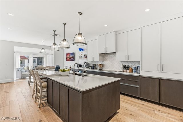 4705 Villa Mare LN, Naples, FL 34103