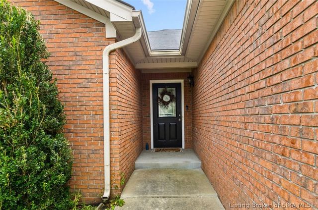 12310 Pinta Place, Sellersburg, IN 47172
