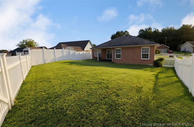 12310 Pinta Place, Sellersburg, IN 47172