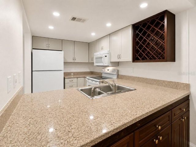 4570 RINGWOOD MEADOW 2, Sarasota, FL 34235
