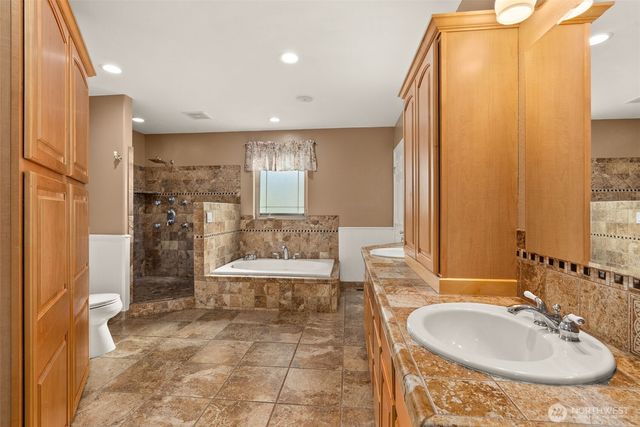 998 State Route 6, Raymond, WA 98577