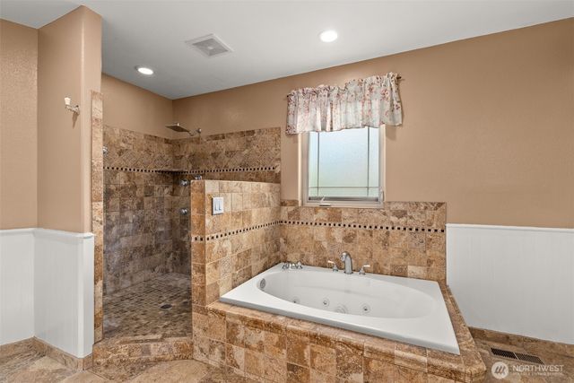 998 State Route 6, Raymond, WA 98577