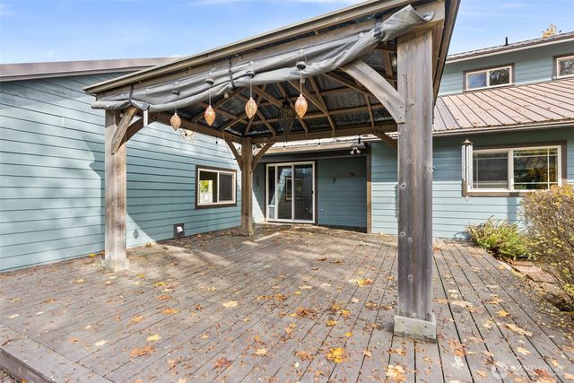 998 State Route 6, Raymond, WA 98577