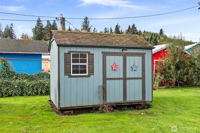 998 State Route 6, Raymond, WA 98577