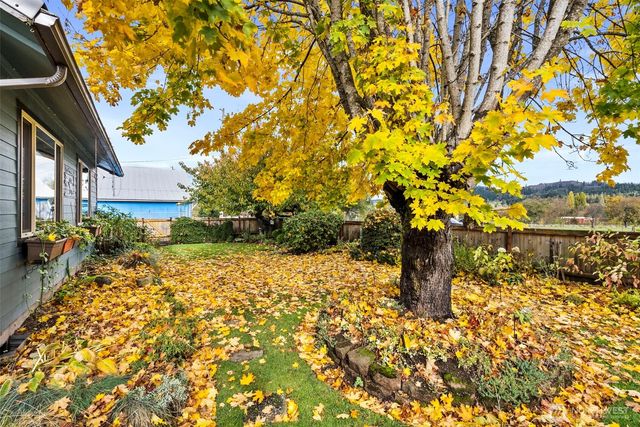 998 State Route 6, Raymond, WA 98577