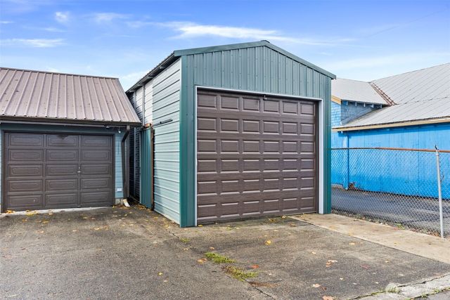 998 State Route 6, Raymond, WA 98577