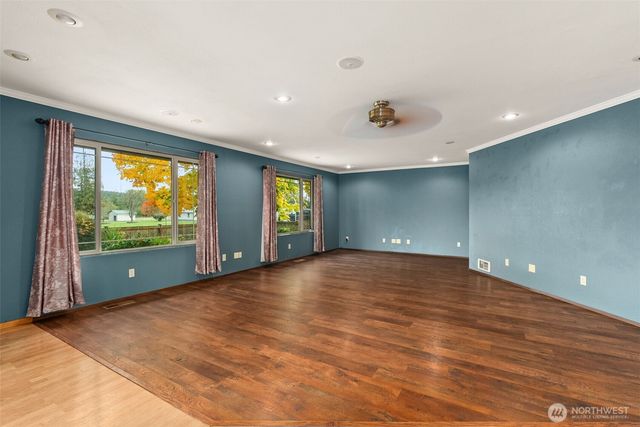 998 State Route 6, Raymond, WA 98577