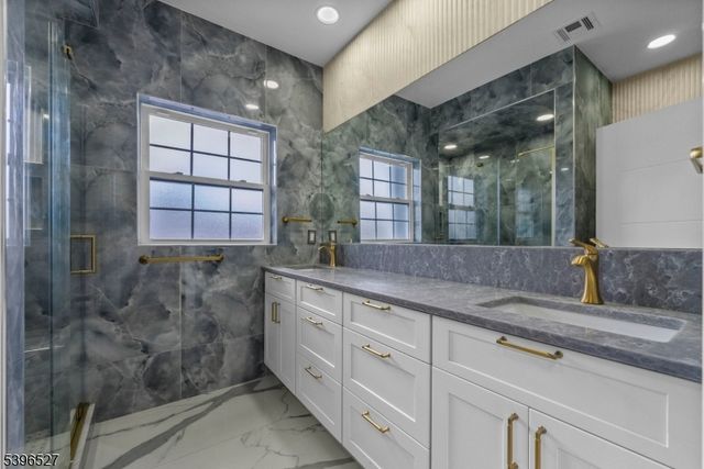 45 Dietrich Ln, North Haledon Boro, NJ 07508