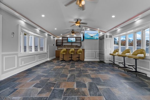 45 Dietrich Ln, North Haledon Boro, NJ 07508