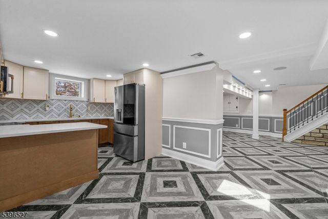 45 Dietrich Ln, North Haledon Boro, NJ 07508