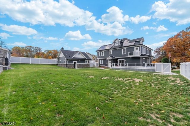 45 Dietrich Ln, North Haledon Boro, NJ 07508