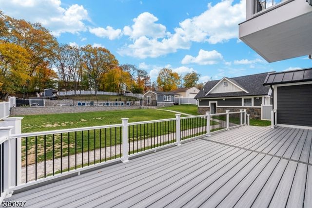45 Dietrich Ln, North Haledon Boro, NJ 07508