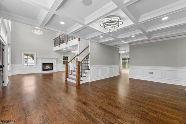 45 Dietrich Ln, North Haledon Boro, NJ 07508