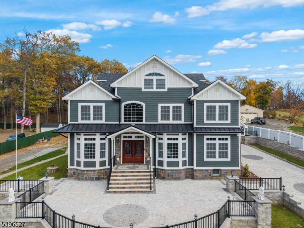 45 Dietrich Ln, North Haledon Boro, NJ 07508
