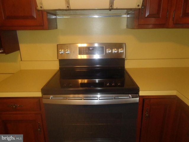 1730 HOLLINSHED AVE, Pennsauken, NJ 08110