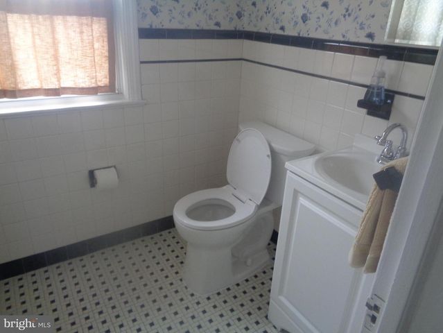 1730 HOLLINSHED AVE, Pennsauken, NJ 08110