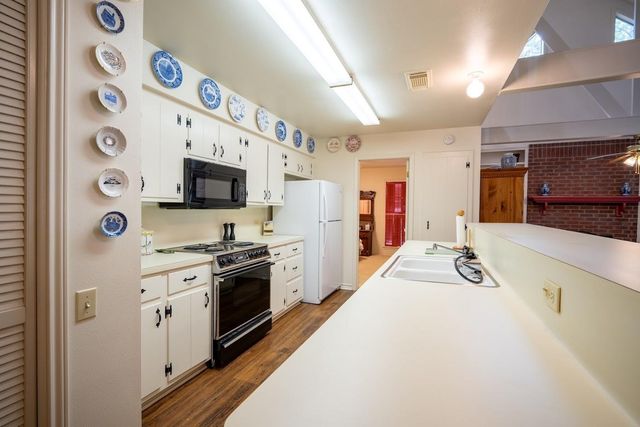 565 Timber Bay Drive, Trinity, TX 75862