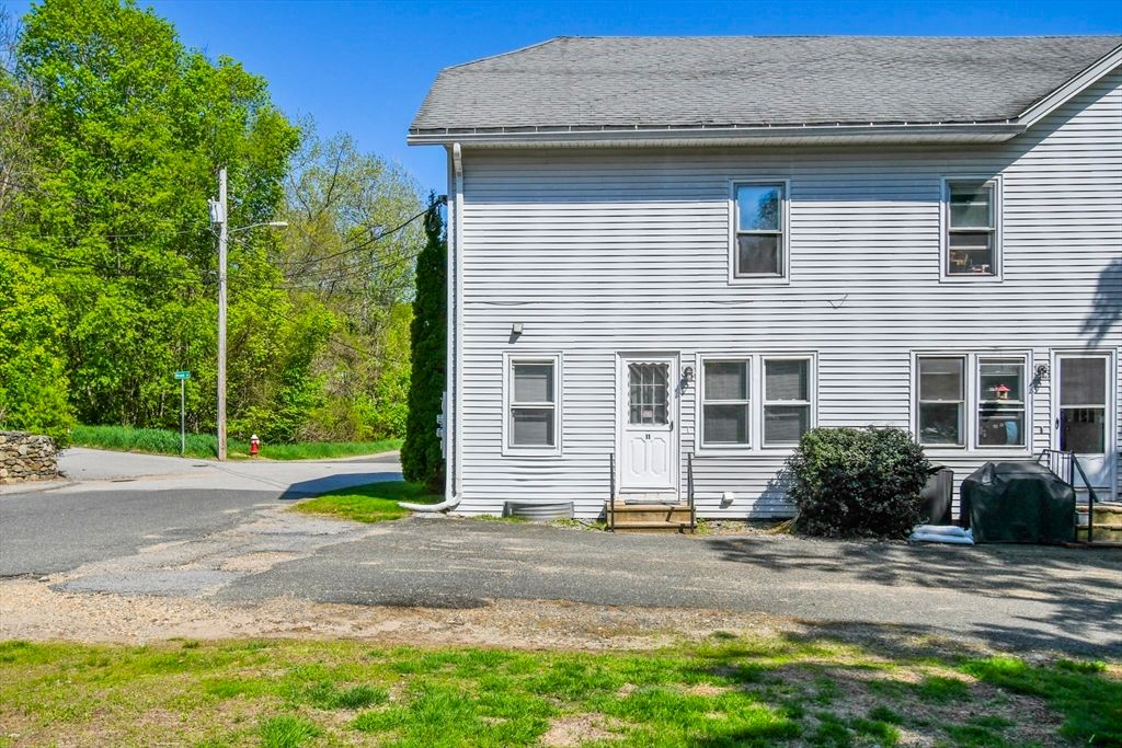11 Broad Street 11, Hardwick, MA 01005