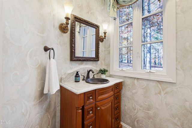 108 Chimeneas Place, Chapel Hill, NC 27517