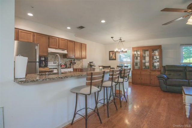 46 The Rise, Warwick, NY 10990