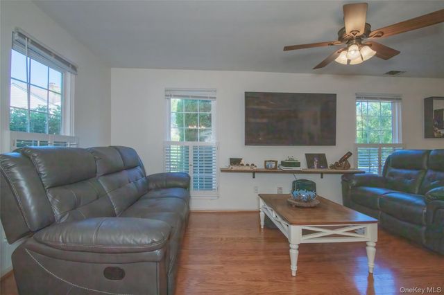 46 The Rise, Warwick, NY 10990