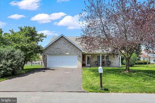 353 ROSEANN DR, Chambersburg, PA 17201