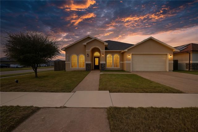 3413 Lakers Nation Ct, Corpus Christi, TX 78414