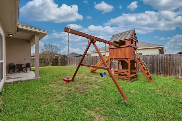 3413 Lakers Nation Ct, Corpus Christi, TX 78414