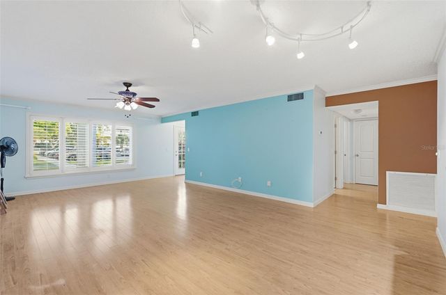 2294 SWEDISH DRIVE 8, Clearwater, FL 33763