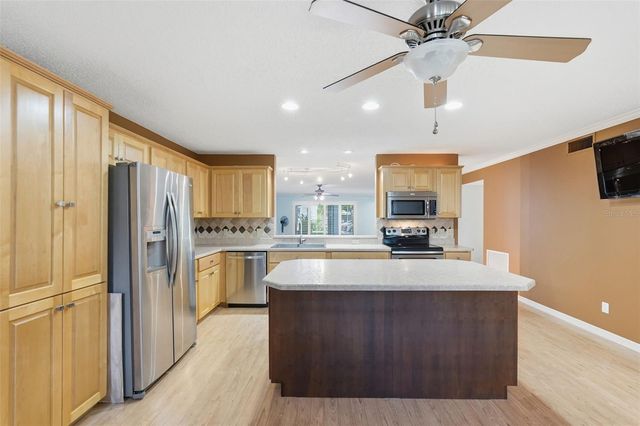 2294 SWEDISH DRIVE 8, Clearwater, FL 33763